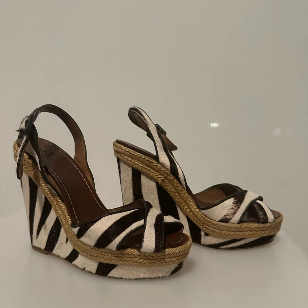 Authentic Christian Louboutin Tigresse 120mm Pony Hair Wedge Sz 39 - Picture 3 of 10
